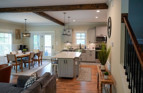 Semora House | Hyco Pickle Pointe. Lakefront 4 bed 3 bath w/private pickleball court