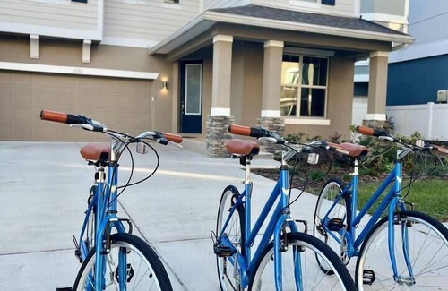 North Hyde Park House | Hyde Park Hideaway Spacious 5 Bedroom 3 Bath