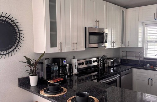 North Hyde Park House | Hyde Park Home | Near Downtown, Stadium & Airport.