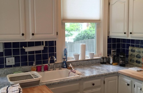 Hyde Park House | Hyde Park Square Charmer - Walkable to Restaurants and Shops