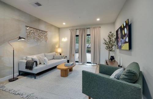 Downtown Nashville House | Hyve - Timber Blanc - Walk to Broadway