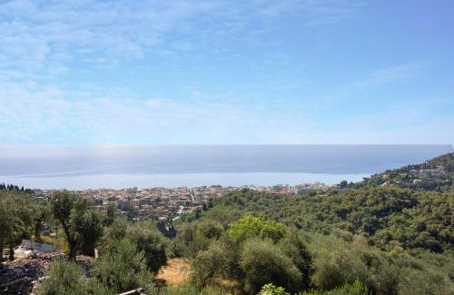 Moglio Apartment | I Girasoli