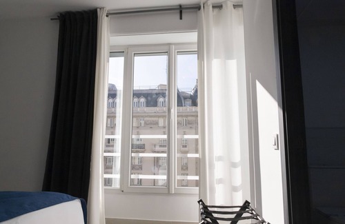 Cortes Hotel | I Host You