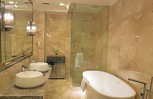 Lubuk Baja Hotel | I Hotel