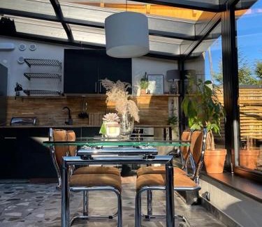 Brenna Apartment | i Las