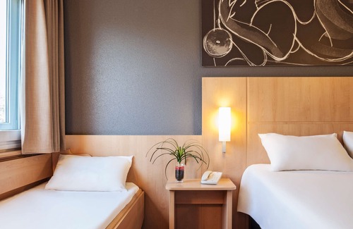 Porta Hotel | ibis Barcelona Meridiana