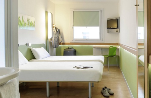 Montauban Hotel | ibis budget Montauban Les Chaumes