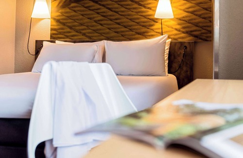 Vaulx-en-Velin Hotel | ibis Lyon Carré de Soie
