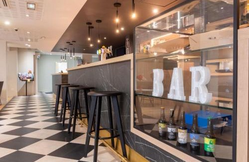 Bron Hotel | ibis Lyon Est Bron