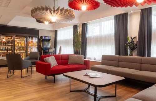 Bron Hotel | ibis Lyon Est Bron