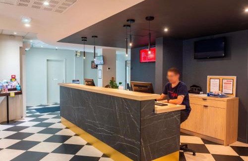 Bron Hotel | ibis Lyon Est Bron