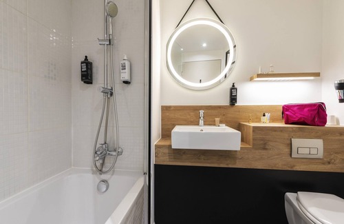 Saulaie - Claveliere Hotel | ibis Lyon Sud Oullins