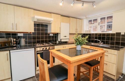 Thirsk House | Ickle Pickle Cottage