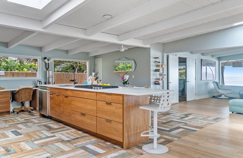 Cayucos House | Iconic Mid-Century Modern Beach House on the Pacific Ocean - Sleeps 10