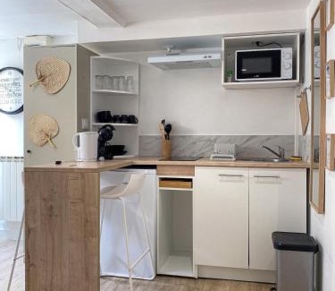 Ouistreham Apartment | Idéal couple ! Le Nid du Bourg - Proche plage et commerces - serviettes de toilette & linge de lit compris