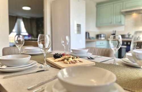 Manchester House | Ideal 3-bed stay-away-home Manchester area
