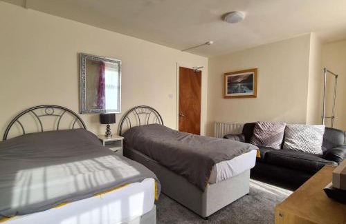 Ashton-under-Lyne Apartment | Ideal Apartment close to the Hustle and Bustle,Town Centre