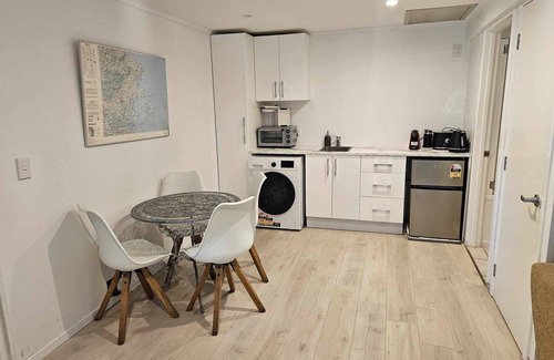 Tawharanui House | Ideal Coastal Retreat with something for everyone