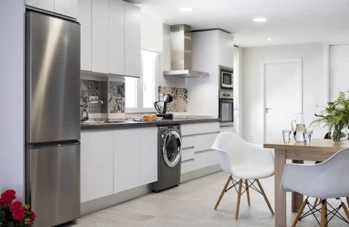 Andujar Apartment | Ideal for families and groups, modern VFT, up to 5 guests and 5 minutes from downtown.