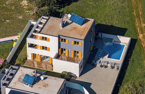 Valbandon Villa | Ideal for large families with children, sauna, whirlpool, outdoor pool, children's pool