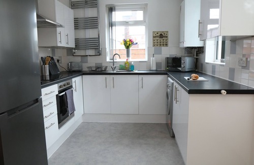 Bury House | Ideal Home away in Bury and Whitefield