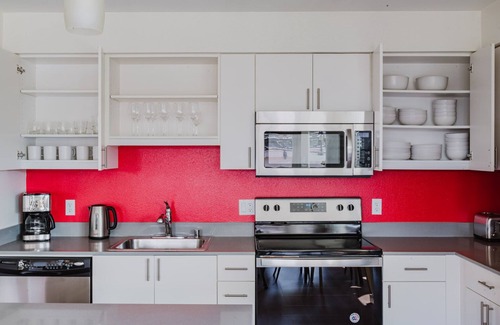 Lower Queen Anne Apartment | Ideal LQA 2BR w/Gym, W/D, Courtyard & Game Room, by Blueground