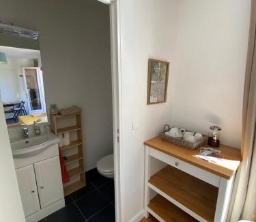 Saint-Cyr-l'Ecole Apartment | ideally located next to castle park