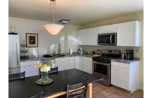 Shenandoah Valley Cabin | Idyll Acres Charming Wine Country Farmhouse