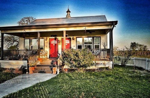 Fayetteville Cottage | Idyllic Cottage on a Working Farm Perfect for Weekend Getaways in Texas