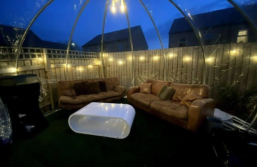 Chapeltown House | ☆ Igloo Magnolia Luxe Townhouse + Free Parking ☆