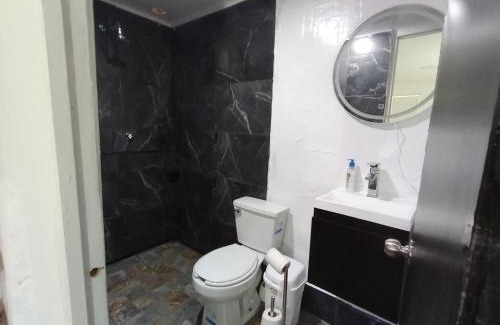 Ruta Independencia House | Iguana Coliving