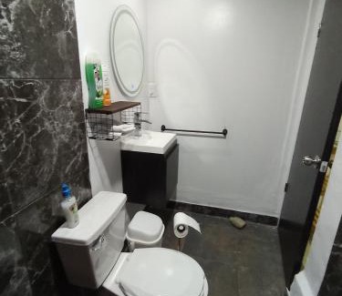 Ruta Independencia House | Iguana Coliving
