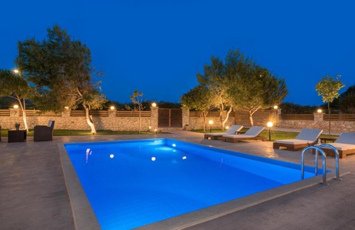 Kalamaki Villa | Iguana Villa