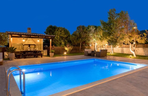 Kalamaki Villa | Iguana Villa