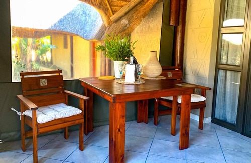Hammanskraal Cabin | iKhaya LamaDube Game Lodge