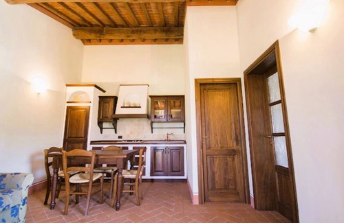 Castagneto Carducci Apartment | Il Casale di Donoratico Two-room apartment on the ground floor