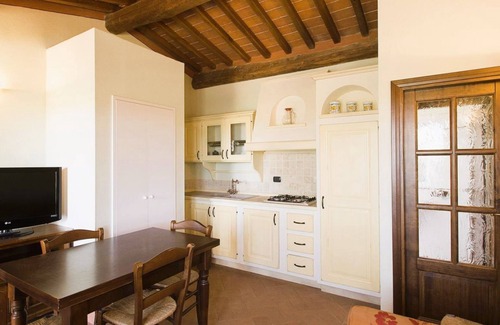 Castagneto Carducci Apartment | Il Casale di Donoratico Two-room apartment on the ground floor