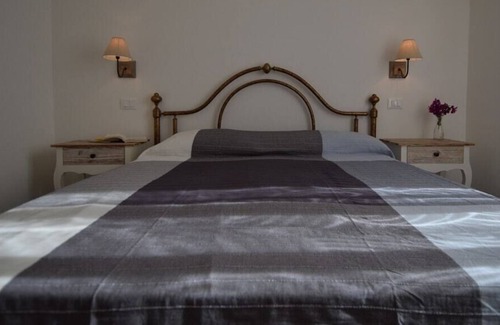 Patresi House | Il Cisto - House by the sea with large terrace overlooking the sea.