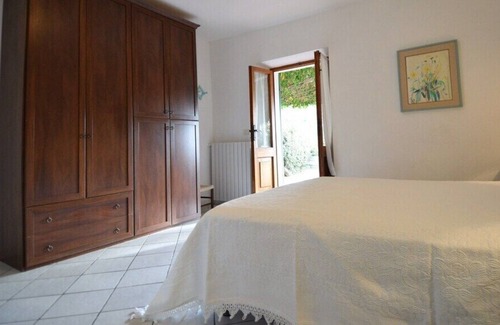 Patresi House | Il Cisto - House by the sea with large terrace overlooking the sea.