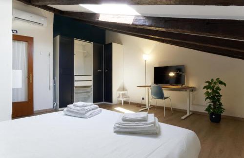 Barriera Vecchia-San Giacomo Apartment | Il Gabbiano, Mansarda a Trieste
