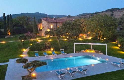 Bibbiena House | IL GELSO by Fewo-Toscana. Villa for up to 28 people with private pool and air conditioning