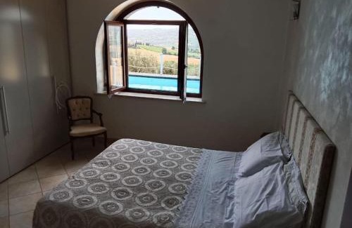 Marsciano House | Il giglio perlato