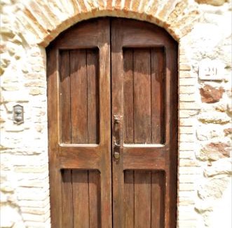 Chianni Apartment | Il Mirtillo - A truly magical place in the heart of Tuscany, nestled in a medieval village