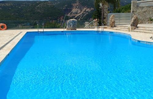Nafpaktos House | IL Paradiso Vacation Rentals