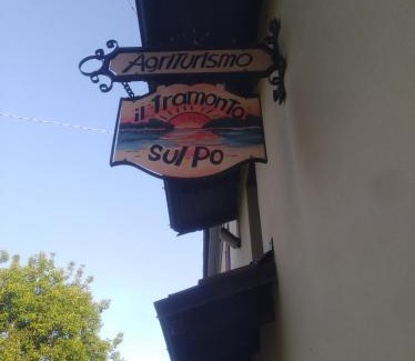 Calendasco House | IL TRAMONTO SUL PO