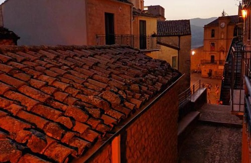 Gangi House | Il vicolo dei tetti