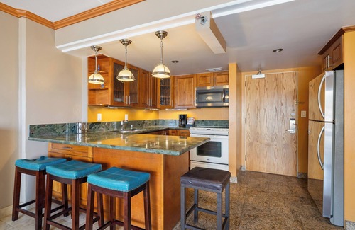 Waikiki Condo | Ilikai Hotel Lite #1836: Studio Ocean View condo