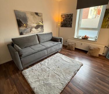 Postfeld Apartment | Im Herzen City Kiel 1 Zi Whg pure Gemütlichkeit, eigener Parkplatz,10 m Fußweg zur Universität zu Kiel, 5 min zur Uniklinik, Ostsee,