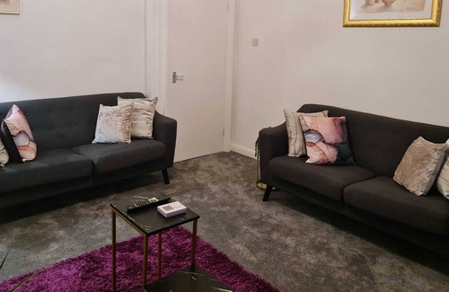 Middleton House | Immaculate 3-Bed House in Middleton