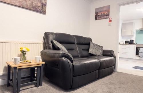 Corby House | Immaculate 5 Bedroom House